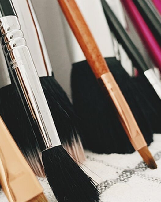 Viasun cosmetics brushes on display, WordPress theme by Bu Templines